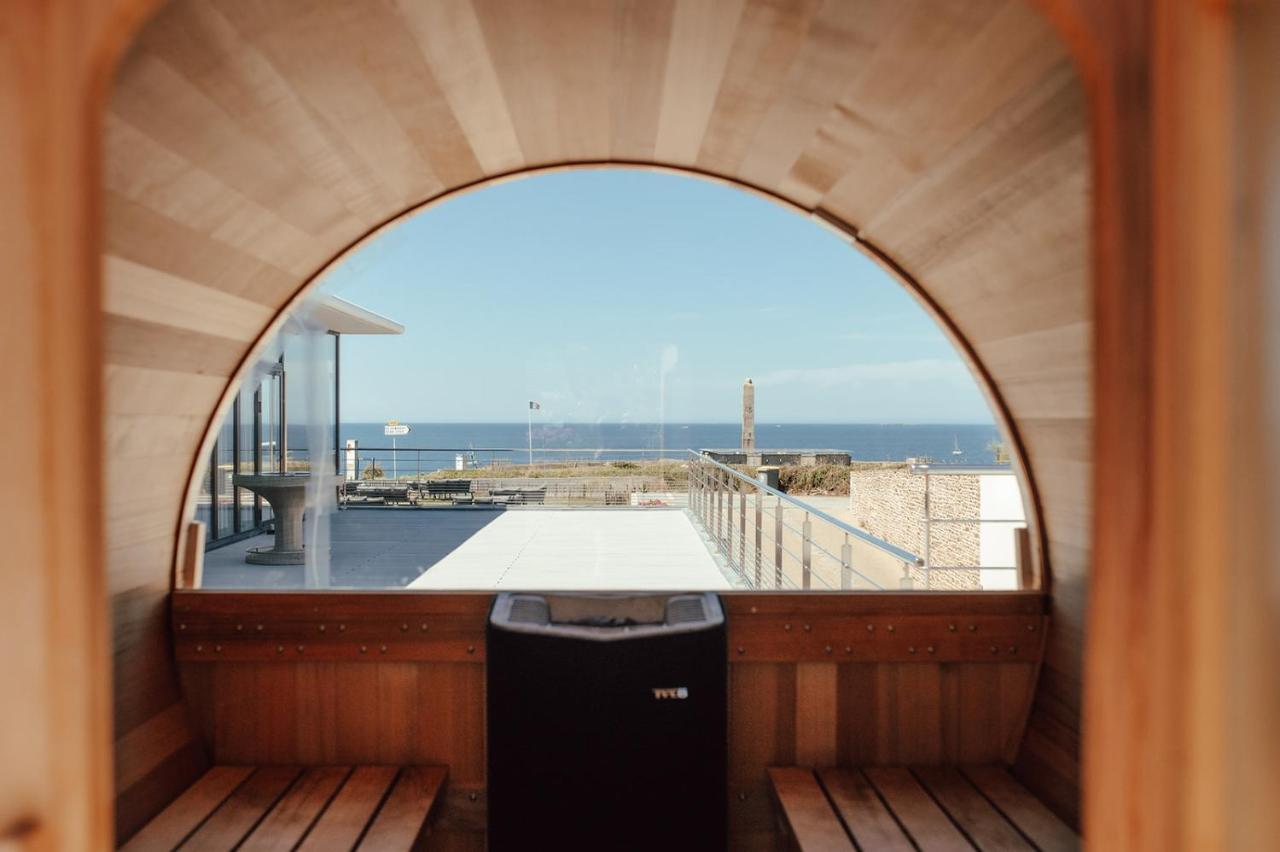 Hostellerie De La Pointe Saint-Mathieu - Spa & Restaurant Плугонвелен Екстериор снимка