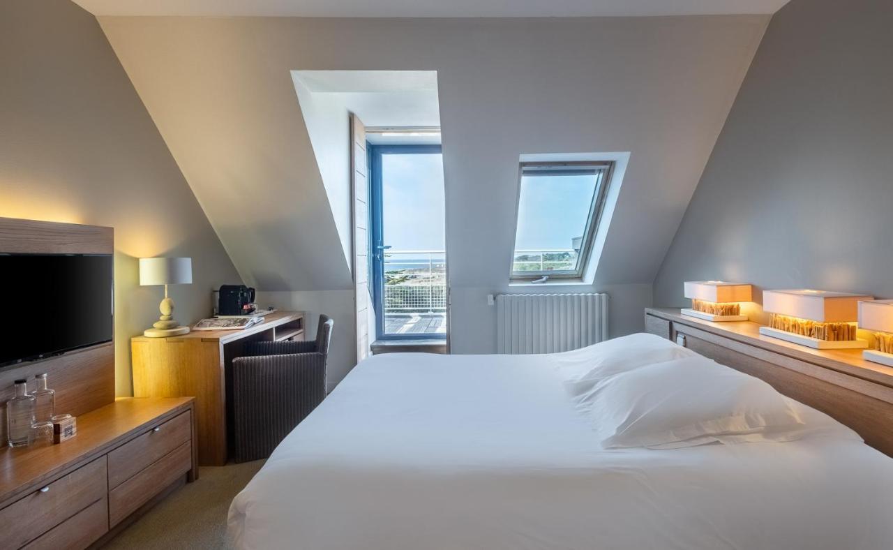Hostellerie De La Pointe Saint-Mathieu - Spa & Restaurant Плугонвелен Екстериор снимка