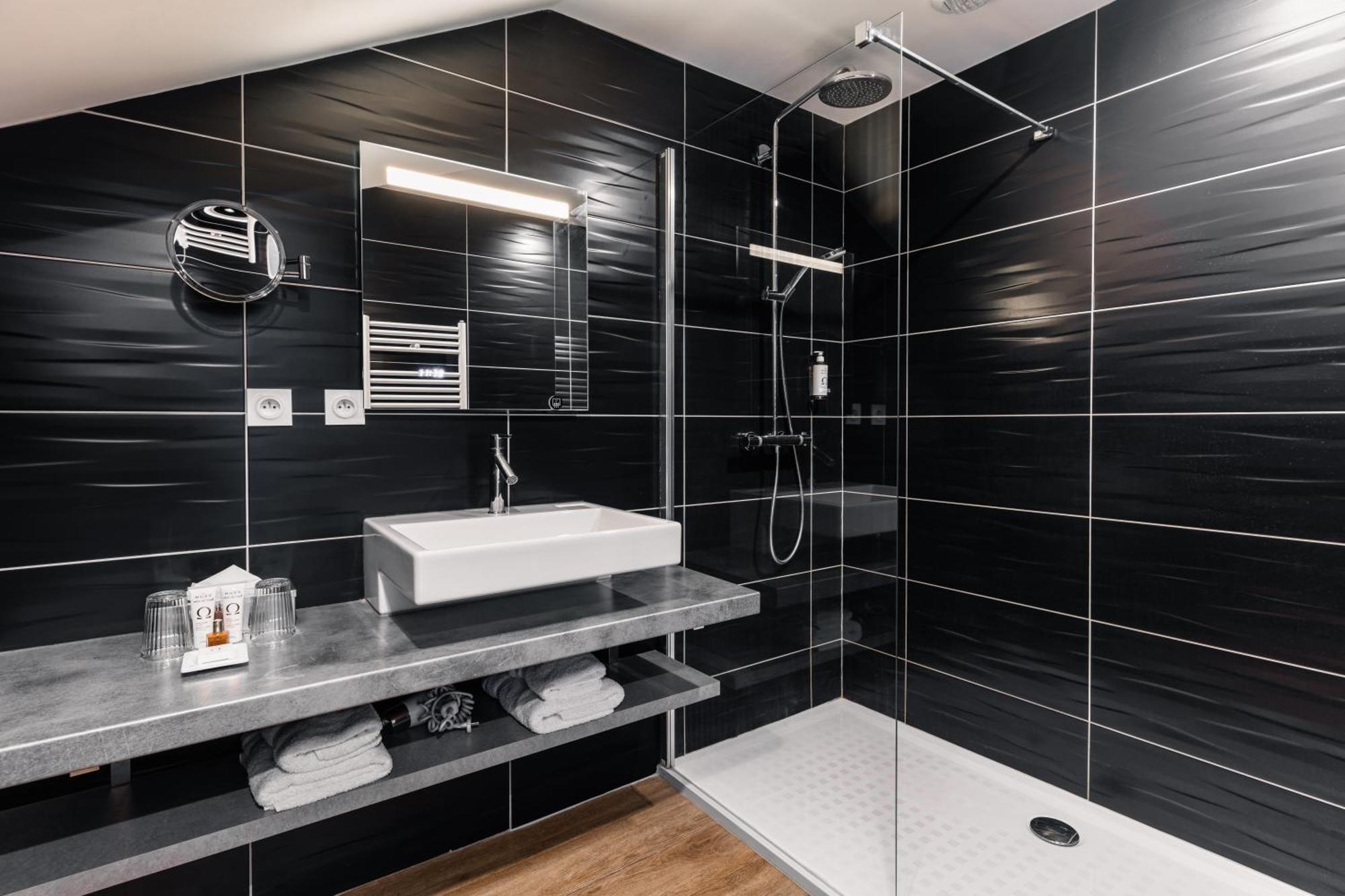 Hostellerie De La Pointe Saint-Mathieu - Spa & Restaurant Плугонвелен Екстериор снимка