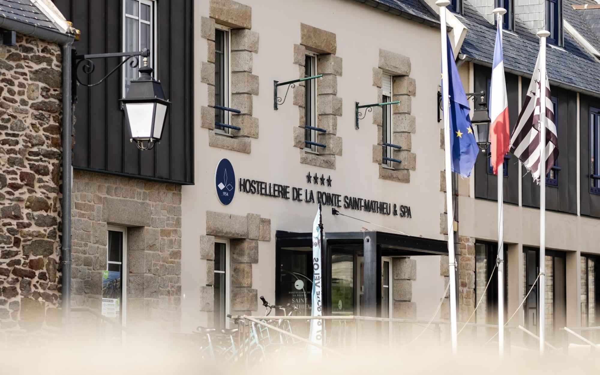 Hostellerie De La Pointe Saint-Mathieu - Spa & Restaurant Плугонвелен Екстериор снимка