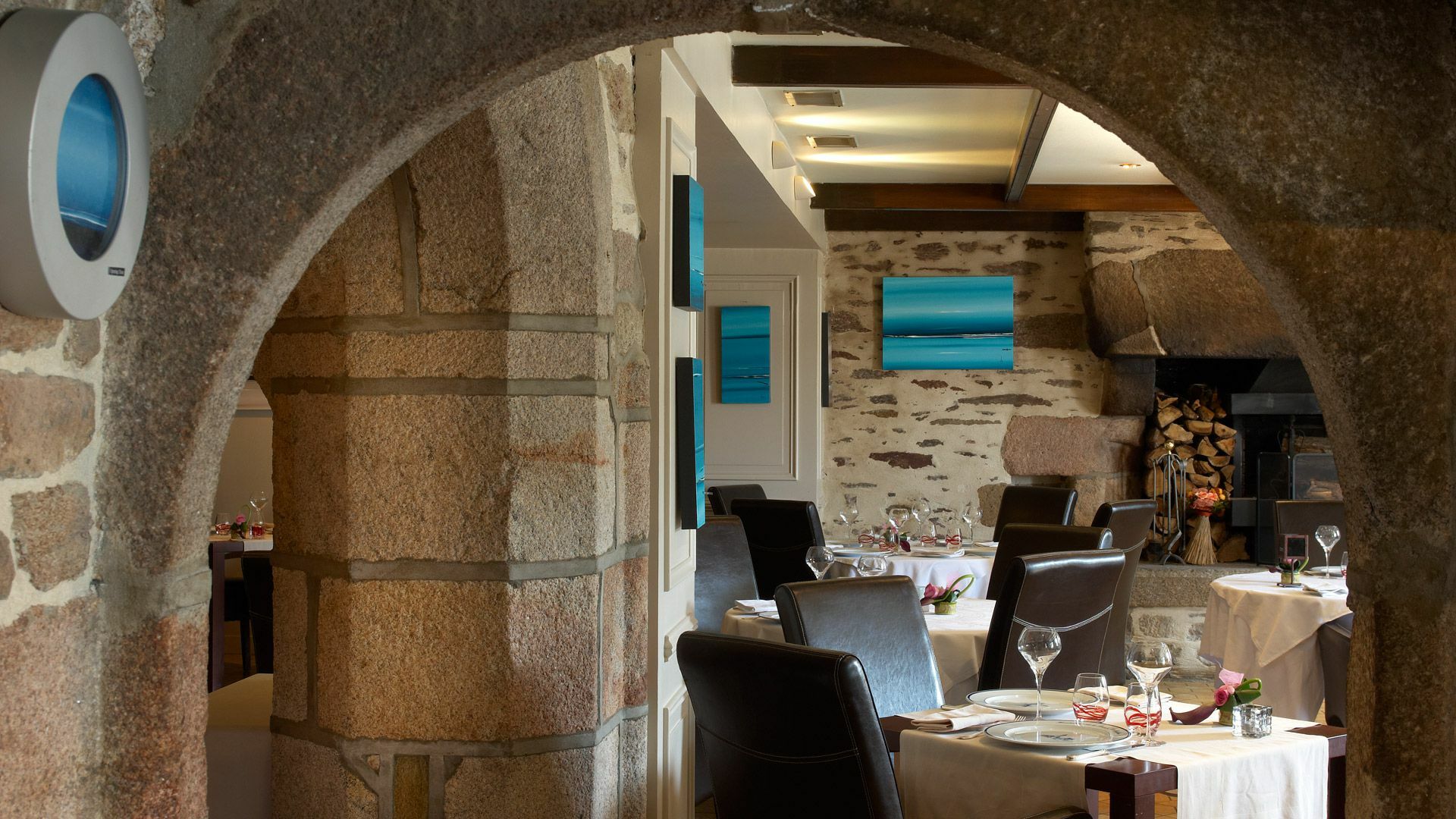 Hostellerie De La Pointe Saint-Mathieu - Spa & Restaurant Плугонвелен Екстериор снимка